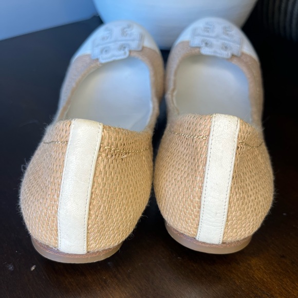 Tori Burch Carina Raffia Tan and White Size 7 Flats - Picture 3 of 9